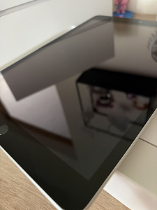 Apple iPad 9-го поколения 10,2" 64GB Wi‑Fi, в идеальном сост (5 фото из 8)