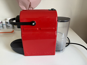 Nespresso Inissia kapselkohvimasin (4 foto / 4)