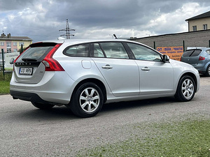 VOLVO V60 (7 фото из 11)