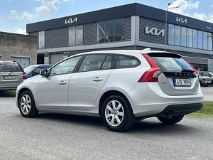 VOLVO V60 (6 фото из 11)