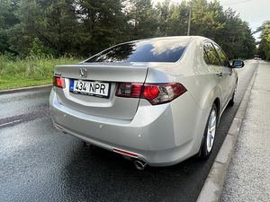 Honda Accord (2 фото из 10)