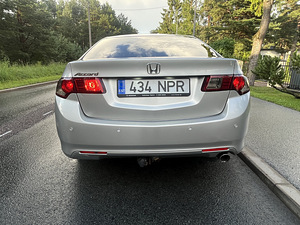 Honda Accord (3 фото из 10)