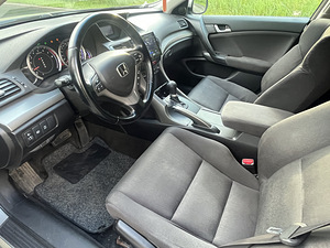 Honda Accord (8 фото из 10)