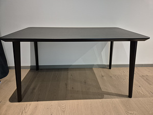 Продаётся как новый чёрный обеденный стол IKEA (2 фото из 3)