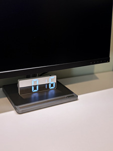 Монитор Lenovo L27M-30 27” с USB-C + лампа, часы и подставка (2 фото из 3)