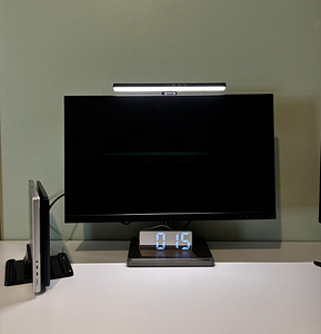 Монитор Lenovo L27M-30 27” с USB-C + лампа, часы и подставка (1 фото из 3)