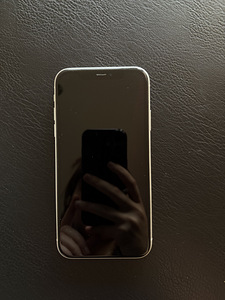 iPhone 11 (4 foto / 6)