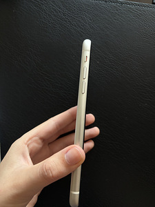 iPhone 11 (6 foto / 6)