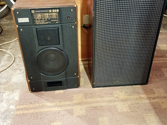 Колонки в рабочем состоянии Radiotehnika S-30 и другие.