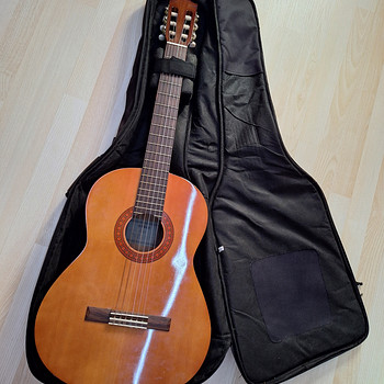 Yamaha C40 + kott (ideaalne seisukord)