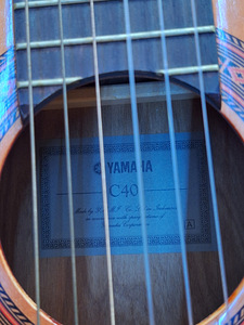 Yamaha C40 + kott (ideaalne seisukord) (3 foto / 3)