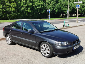 Volvo S60 (2 foto / 12)