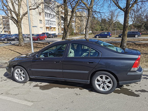 Volvo S60 (7 foto / 12)