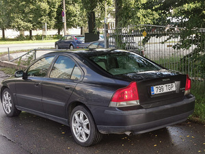 Volvo S60 (5 foto / 12)