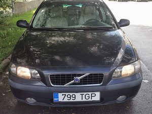 Volvo S60 (6 foto / 12)