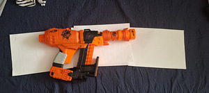 Пластиковое игрушечное оружие Nerf (1 фото из 10)