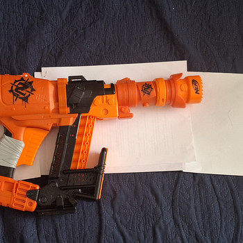 Пластиковое игрушечное оружие Nerf