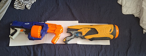 Пластиковое игрушечное оружие Nerf (3 фото из 10)