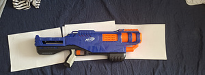 Пластиковое игрушечное оружие Nerf (4 фото из 10)