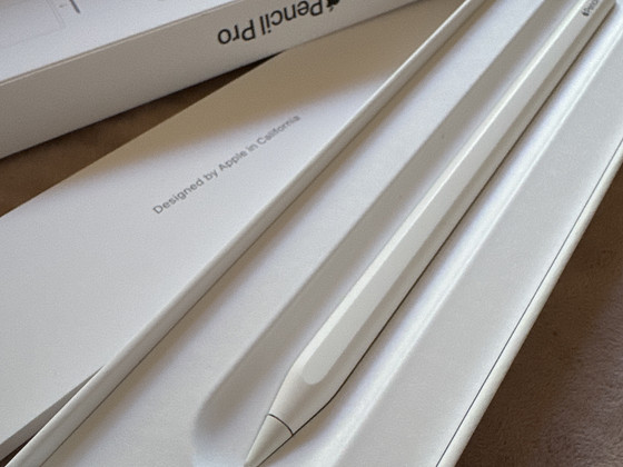 Apple Pencil Pro — гарантия действует, в безупречном состоянии