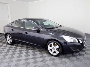 Volvo S60 Momentum 2.0 D5 120kW (1 фото из 7)