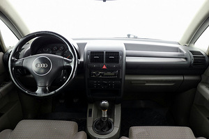 Audi A2 Comfortline 1.4 55kW (5 foto / 7)