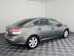 Toyota Avensis Elegance LPG ATM 2.0 112kW (3 фото из 9)