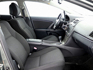 Toyota Avensis Elegance LPG ATM 2.0 112kW (6 фото из 9)