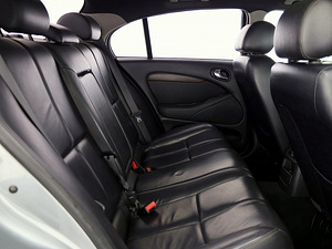 Jaguar S-Type Exclusive ATM 2.7 JTD 152kW (7 фото из 9)