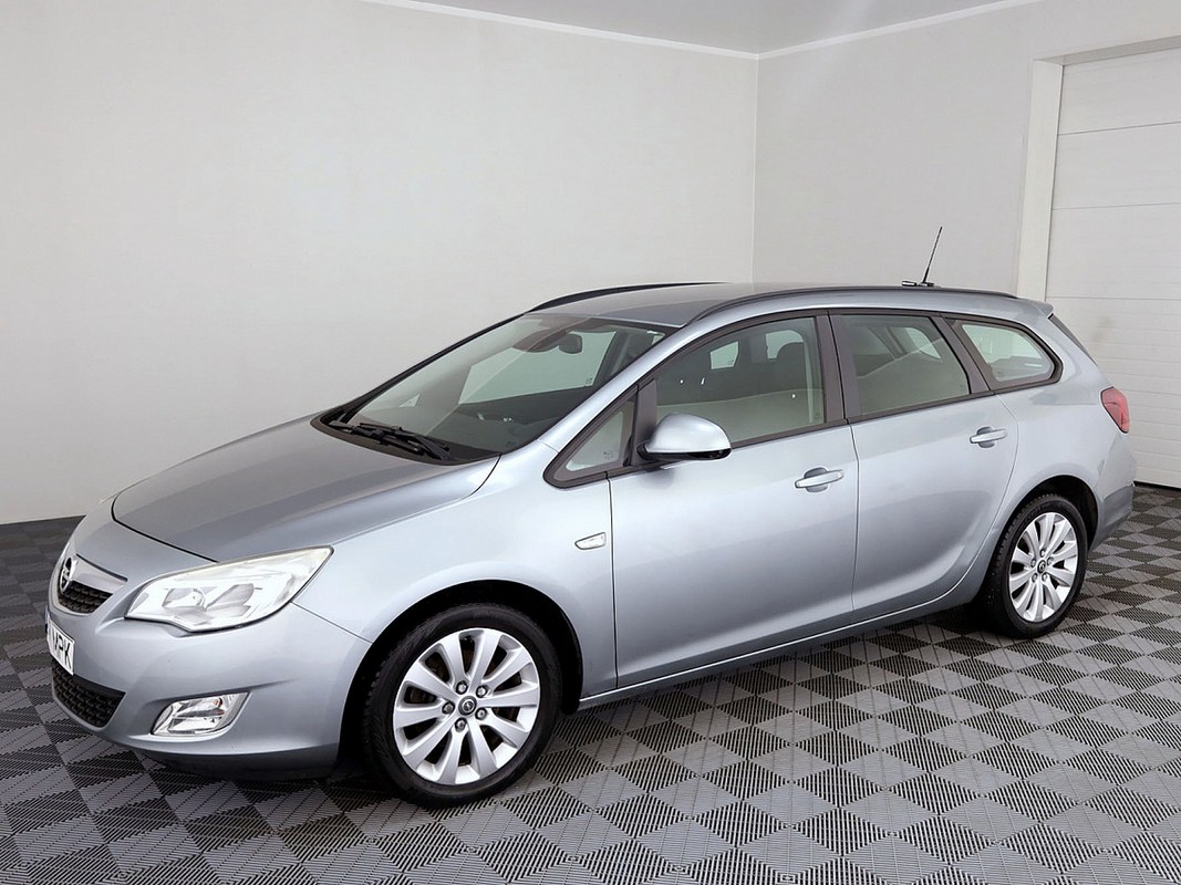 Opel Astra Elegance 1.7 CDTi 81kW