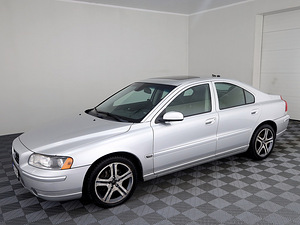 Volvo S60 Summum Facelift ATM 2.0 132kW (2 фото из 7)