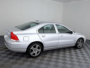 Volvo S60 Summum Facelift ATM 2.0 132kW (3 фото из 7)