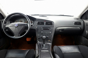 Volvo S60 Summum Facelift ATM 2.0 132kW (5 фото из 7)
