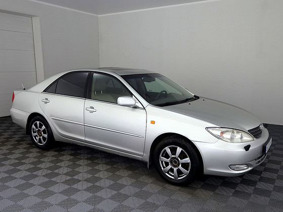 Toyota Camry Luxury ATM 2.4 112kW
