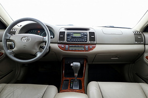 Toyota Camry Luxury ATM 2.4 112kW (5 фото из 7)