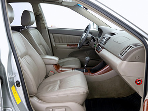 Toyota Camry Luxury ATM 2.4 112kW (6 фото из 7)