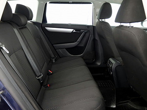 Volkswagen Passat Comfortline 1.6 TDI 77kW (7 фото из 7)
