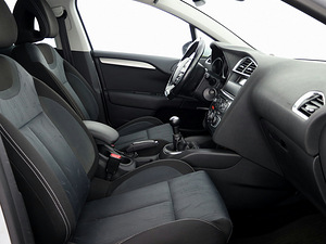 Citroen C4 Elegance 1.6 88kW (6 фото из 8)