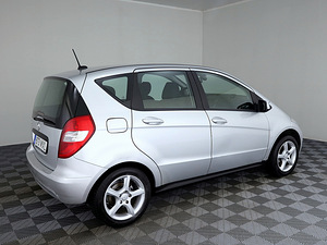 Mercedes-Benz A 160 Elegance Facelift 1.5 70kW (3 фото из 7)
