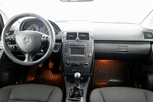 Mercedes-Benz A 160 Elegance Facelift 1.5 70kW (5 фото из 7)