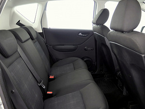 Mercedes-Benz A 160 Elegance Facelift 1.5 70kW (7 фото из 7)