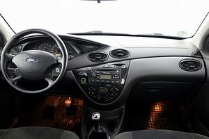 Ford Focus Ghia Facelift LPG 1.8 85kW (5 фото из 8)