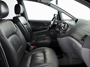 Toyota Previa Luxury ATM 2.4 115kW (6 фото из 8)