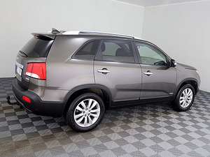 Kia Sorento Luxury 4x4 ATM 2.2 CRDi 145kW (3 фото из 7)