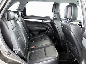 Kia Sorento Luxury 4x4 ATM 2.2 CRDi 145kW (7 фото из 7)