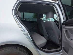Volkswagen Golf Comfortline ATM 1.6 85kW (7 фото из 7)