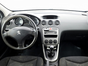 Peugeot 308 Elegance Facelift 1.6 HDi 68kW (5 фото из 7)