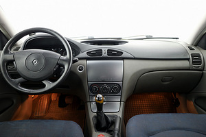 Renault Laguna Comfort 1.8 88kW (5 фото из 7)