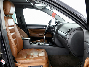 Volkswagen Touareg Highline ATM 2.5 TDI 128kW (6 фото из 7)