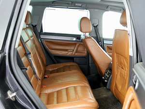 Volkswagen Touareg Highline ATM 2.5 TDI 128kW (7 фото из 7)